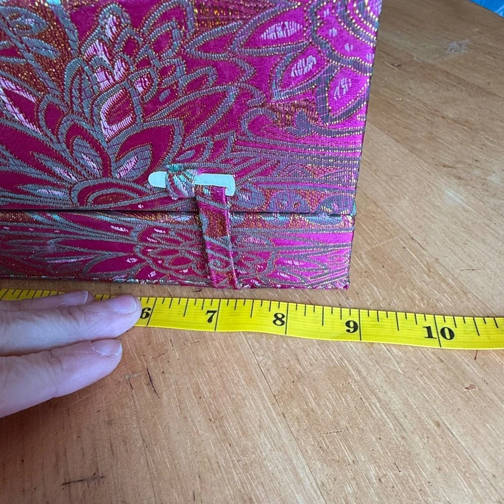 N/A ornate silk